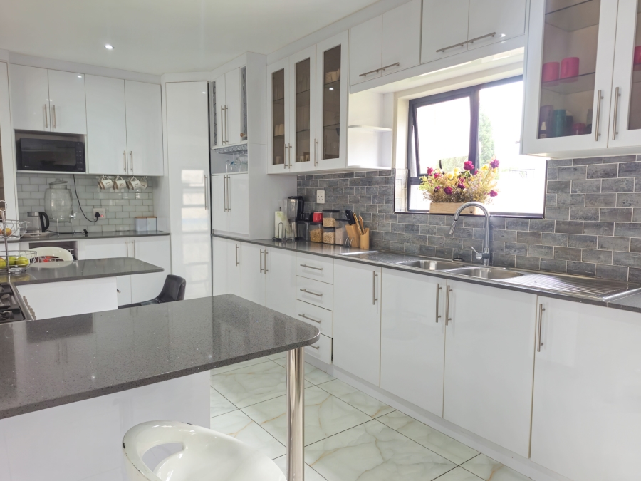 4 Bedroom Property for Sale in Xanadu Eco Park North West